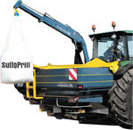 Einfaches Handling: Den SulfoPrill Ca-Dünger gibt es in transportierbaren Säcken.