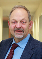 Am Schweinemarkt ist die Erlössituation bei Ferkeln und Schlachtschweinen schon seit Langem katastrophal. Was passieren muss, damit sich die Lage wieder verbessert, haben wir bei Klaus Mugele, Schweinehalter aus Schwarzenweiler im Hohenlohekreis und LBV-Vizepräsident nachgefragt. Mugele hält auf seinem Betrieb seit Generationen Schweine und hat langjährige Erfahrung in der Vermarktung.