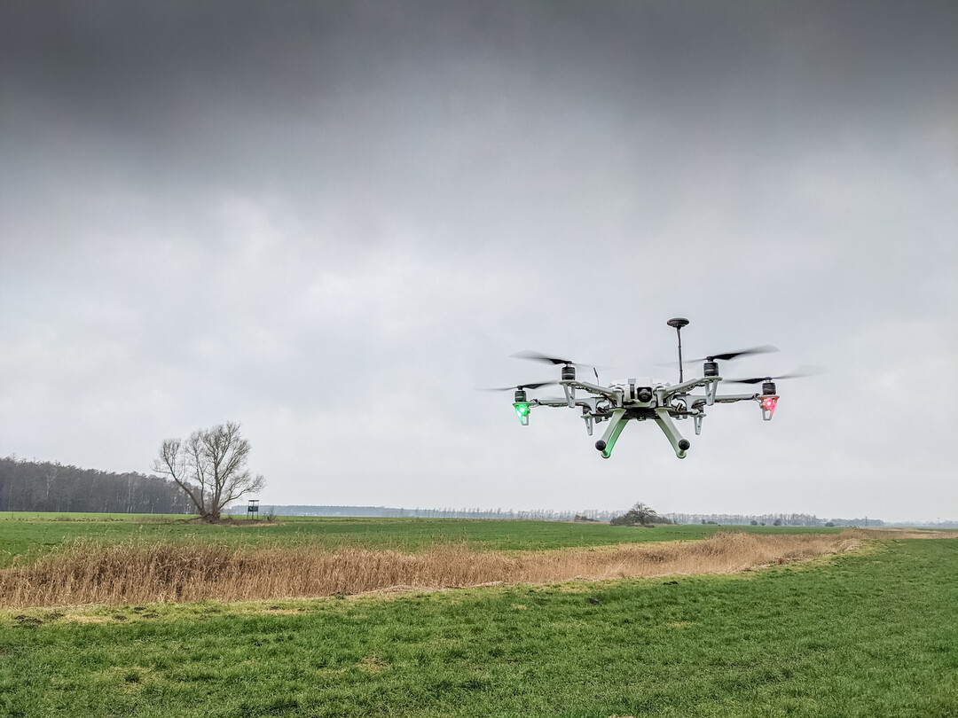   Lohnenswert ist die drohnenbasierte Technik vor allem fr Maschinenringe, Maschinengemeinschaften, Lohnunternehmen, Grobetriebe sowie anderweitige landwirtschaftliche Dienstleister und Beratungsunternehmen. Dort wo kleinere Betriebsgren vorherrschen, sollte die gemeinsame Anschaffung durch mehrere Betriebe in Erwgung gezogen werden.