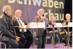 Wollen die Kulturlandschaft erhalten: (v. l.) Ulfried Miller vom BUND Ravensburg, Michael Schulz, Umweltreferent im Landesbauernverband Baden-Württemberg, Moderator Eberhard Stümpfle, stellvertretender Chefredakteur BWagrar, sowie Katrin Erhartsmann und Robert Bauer vom Landschaftserhaltungsverband in Ravensburg.