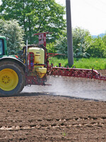 Nur genehmigte Mittel dürfen auf den Acker.