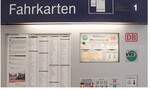 So sieht und erkennt ein gesunder Mensch die Front eines Fahrkartenautomaten.