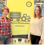 Die Ansprechpartnerinnen der zentralen Koordinierungsstelle Lernort Bauernhof": Janina Böhlemann (r.) und Regina Steinhauser (l.).