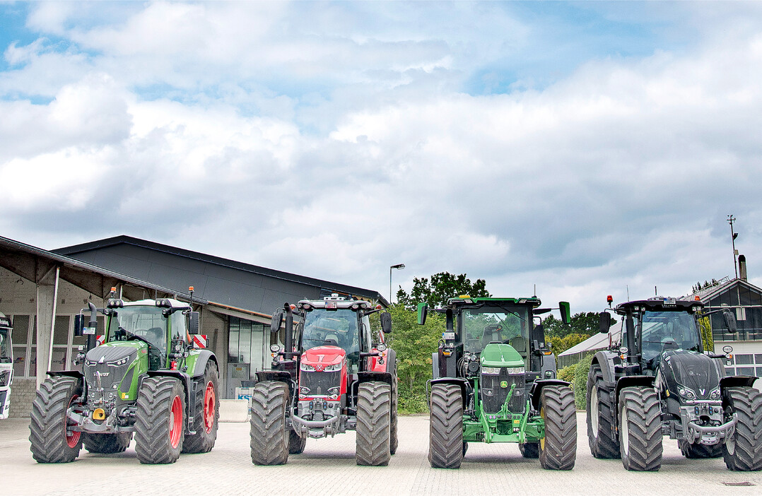 Im Schleppertest 2021 traten Großtraktoren von Fendt, Massey Ferguson, John Deere und Valtra an.