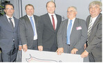 Die German Pietrain-Zucht erfolgreich weiterentwickeln wollen (v. l.): Dr. Georg Knapp, (Schweinezuchtverband (SZV) Österreich), Georg Gstöttenbauer (Vorsitzender SZV Österreich), SZV-Vorsitzender Hans-Benno Wichert, Louis Kernaleguen (Axiom) und SZV/German Genetic-Geschäftsführer Jörg Sauter.