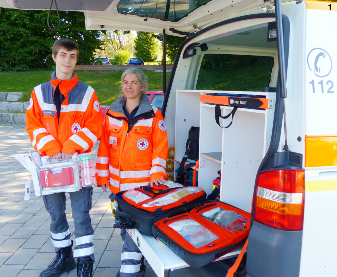 Damit schnelle Hilfe garantiert ist, muss im Einsatzwagen von Dany Bürker und André Brodbeck alles an seinem Platz sein.