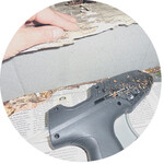 2 Ziegel Trockensteckmasse, Birkenrinde, 4 Kerzen, 4 Brandschutzblättchen, Steckdraht, Koniferenzweigchen (Muschelzypresse, Eibe), Glaskugeln verschiedener Größe, Heißluftpistole