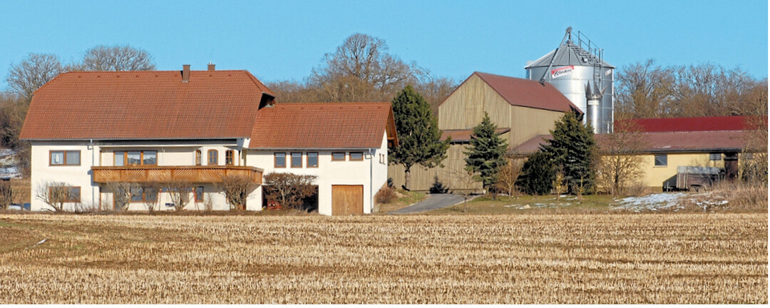Bei Hofstellen im Außenbereich ist Vorsicht geboten, sobald Baumaßnahmen anstehen. Die Privilegierung gilt nur in einem engen Rahmen, insbesondere wenn die Landwirtschaft aufgegeben wurde.