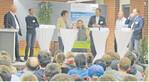 Podiumsdiskussion im Hochschulfoyer, v. l.: Rudolf Bühler, Lutz Mammel, Moderatorin Anne Körkel, Prof. Dr. Julian Voss, Jürgen Mäder und Dr. Georg Vierling.