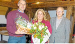 Abschied von den Tabakpflanzern: Vorsitzender Jochen Adam (l.) dankt Diana Fuchs und Alex Kopf für ihre Arbeit für den Landesverband.