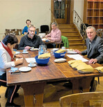 Arbeit mit Abstand, v. l.: Heike Kuzner, LTZ, Markus Weiss, Durst Malz, Dr. Andreas Maier, Regierungspräsidium (RP) Karlsruhe, Alfred Kroiher, Durst Malz, Joachim Kiefer, RP Tübingen.