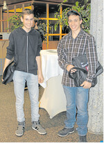 Die Junglandwirte Lukas Wälde (16, rechts) und Tim Fahrner (17, links) aus Freudenstadt gehen gemütlich und gut vorbereitet ins Weihnachtsfest.