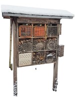 Insektenhotels bieten wichtigen Nützlingen ein sicheres Zuhause während der kalten Tage.