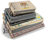 Anregungen zum Geschichtenerzählen bietet das gemeinsame Blättern in Fotoalben. Dann kann erzählt werden, wie es war, als Oma und Opa oder Mama und Papa noch klein waren.