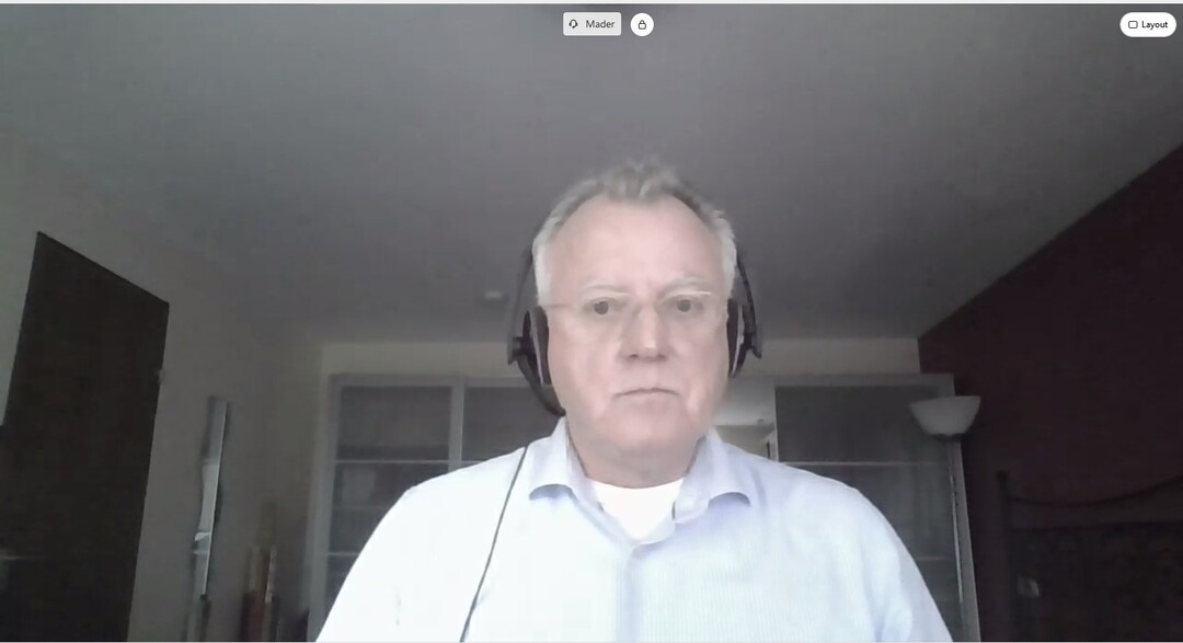 Dr. Thomas Mader, Referat „Boden, Altlasten, Grundwasserschutz und Wasserversorgung“ im UM, spricht über die Zustandsbeurteilung der Grundwasserkörper nach der Wasserrahmen-Richtlinie (WRRL) und die Ausweisung mit Nitrat belasteter und eutrophierter Gebiete gemäß Dünge-Verordnung.