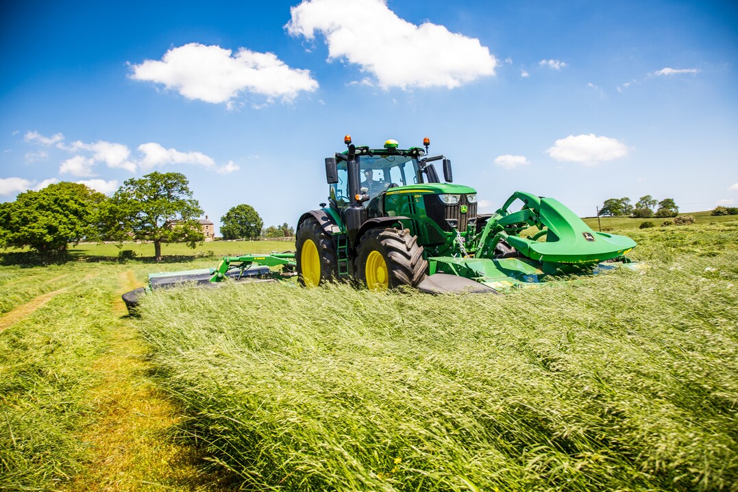 John Deere konnte im zweiten Quartal des Geschäftsjahres 2021 hohe Gewinne einfahren.