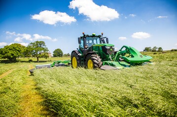 John Deere konnte im zweiten Quartal des Geschftsjahres 2021 hohe Gewinne einfahren.