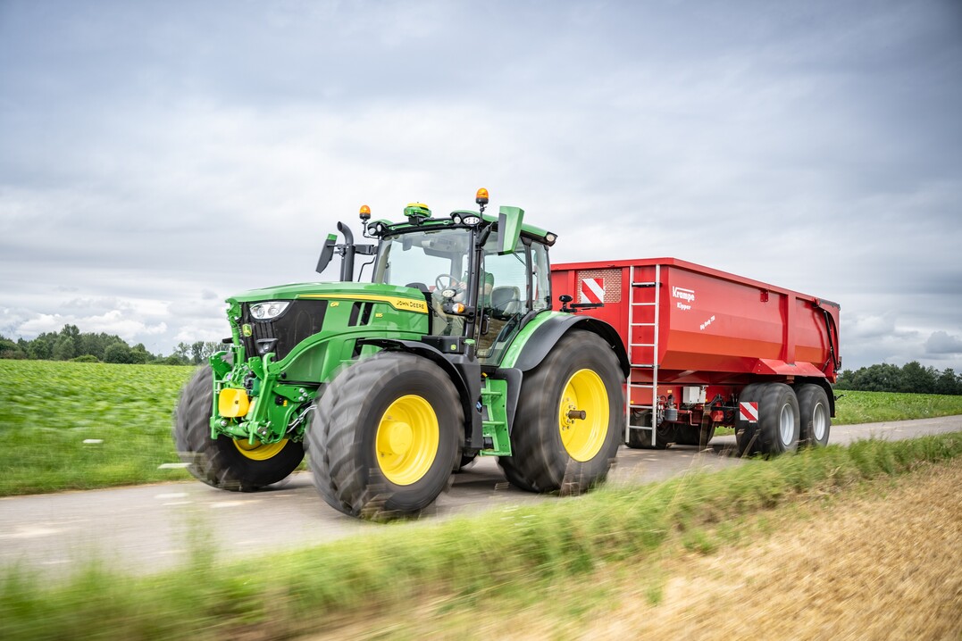 John Deere präsentiert seine neue Serie 6R.