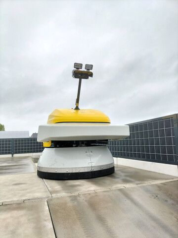 Der Juno Max von Lely ist der erste vollstndig autonome Futterschiebe-Roboter.