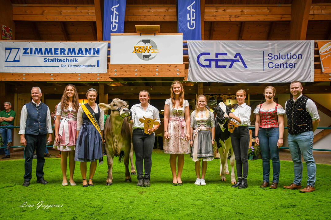 Champion der Klasse Junior, Christine Hrmann,
 und Reserve-Champion Sarah Klenk.