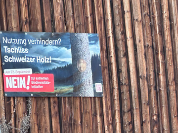 Plakat zur Volksabstimmung "Biodiversittsinitiative" in der Schweiz am 22. September 2024.