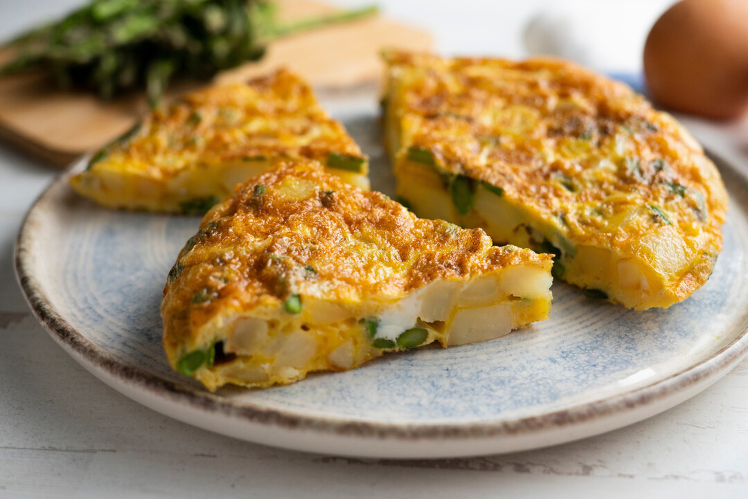 Ein beliebtes Gericht in Brasilien ist das Omelete de Forno, ein im Ofen gebackenes Omelett, das oft mit Kse, Schinken oder Gemse angereichert wird.