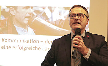 Aktive Kommunikation fr die Landwirtschaft: Urs Schneider erluterte, wie es Landwirte in der Schweiz schaffen, die Bevlkerung mitzunehmen und Volksentscheide fr sich zu gewinnen.