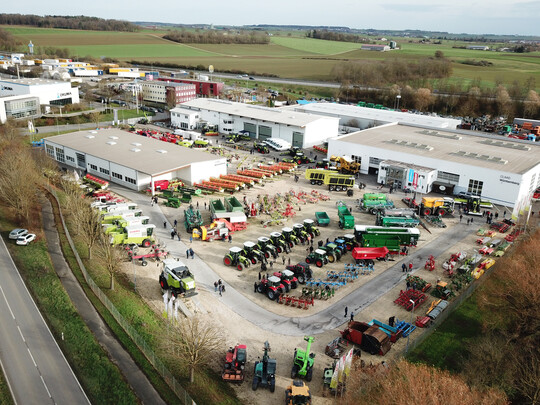 Landtechnik vom Feinsten: Zur traditionellen Herbstausstellung von CLAAS Wrttemberg Ende November zog es wieder jede Menge Besucher nach Langenau.