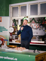 Amil Hota, Kommunikationsleiter des Bundesverbands bäuerlicher Hähnchenerzeuger e.V. (BVH), erläuterte die Eckpfeiler und Erfolge der Initiative Geflügel aus Europa.