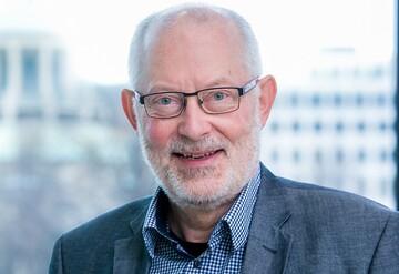 Karl-Ulrich Templ ist stellvertretender Direktor der Landeszentrale fr politische Bildung Baden-Wrttemberg (lpb) in Stuttgart und leitet dort die Abteilung Medien und Methoden.