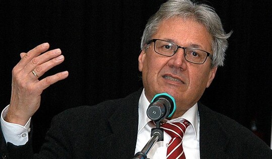 Rolf Brauch ist Regionalbeauftragter des Kirchlichen Dienstes auf dem Lande für Nordbaden und unterrichtet an der Ländlichen Heimvolkshochschule in Mosbach-Neckarelz (Neckar-Odenwald-Kreis).