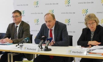 Prsident Joachim Rukwied erlutert auf der LBV-Jahrespressekonferenz am 17. Dezember 2018 in Stuttgart die Unternehmensergebnisse der Haupterwerbsbetriebe in Baden-Wrttemberg im Wirtschaftsjahr 2017/18.
