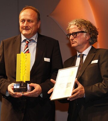 Joachim Rukwied, Prsident fr ffentlichkeitsarbeit im DBV, und Werner Gehring (rechts), Geschftsfhrer des Landwirtschaftsverlages in Mnster.
