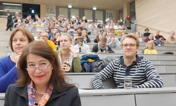 Prof. Dr. Regina Birner, Fachgebiet Sozialer und institutioneller Wandel in der landwirtschaftlichen Entwicklung, ist Mitinitiatorin und agierte als Moderatorin beim 4. Hohenheimer Landwirtschaftsdialog zum Agrarhandel am 15. Januar 2019 an der Universitt Hohenheim. 