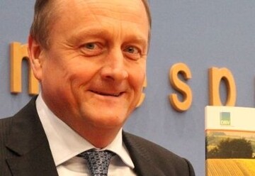 Prsident Joachim Rukwied stellt vor der Bundespressekonferenz in Berlin den DBV-Situationsbericht 2013/14 vor.