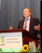 LBV-Präsident Joachim Rukwied spricht auf der 22. LBV-Mitgliederversammlung am 9. Juni 2011 in Fellbach