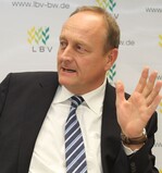 Präsident Joachim Rukwied bei der Pressekonferenz über die Unternehmensergebnisse am 7. Dezember 2012 in Stuttgart.