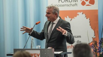 Stellvertretender Ministerprsident Thomas Strobl lobt beim Zukunftsforum Genossenschaft am 16.Februar 2017 in Stuttgart die genossenschaftliche Idee.