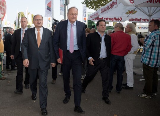 Auf dem Weg zum Bauerntag (von links): Bundesminister Christian Schmidt, Prsident Joachim Rukwied, Minister Alexander Bonde