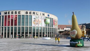 Werbung für italienische Birnen auf der Fruit Logistica in Berlin.
