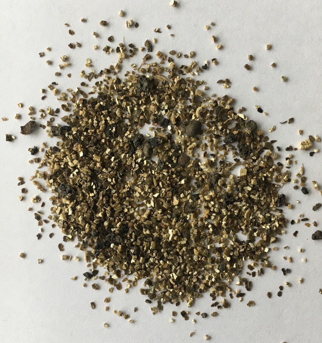 Vermiculit dient als Tr�ger f�r Bakterien- und Pilzmateral.&nbsp;