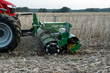 Für die Bearbeitung von Rapsstoppeln sind Messerwalzen gut geeignet.