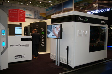 Hochleistungsspeicher auf Lithium-Ionen-Basis ind Schranksystemen oder als Outdoor-Lsung von ADS-Tec.