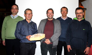 Eingeladen zur Fachtagung hatte (v.l.) Prof. Dr. Wilhelm Pflanz, Vorsitzender der ALB, auf den Betrieb von Helmut Rauscher. ber ihre Erfahrungen in der Milchverarbeitung ab Hof sprachen Marc Albrecht-Seidel, Geschftsfhrer Verband handwerklicher Milcherzeugung (VHM); Rainer Bertsch, Technischer Sachverstndiger fr Molkereiwesen in Baden-Wrttemberg und Thomas Schfer, Tbinger Bio-Bauernmilch GmbH. 