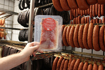 Auf der Schwbischen Alb soll fr das Schlachthaus in Westerheim eine Schlachtgemeinschaft entstehen: Die Frist zur Abgabe von Interessensbekundungen wurde bis zum 26. November 2023 verlngert. Das Bild zeigt leckere Wurstspezialitten von der Albmetzgerei Failenschmid in St. Johann-Gchingen auf der Alb.