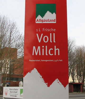 Das Butterwerk Langenau ist Gesellschafter der Allguland Ksereien, im Bild der Werksstandort in Leutkirch.