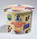 DLG-Gold: Das Testzentrum Lebensmittel der Deutschen Landwirtschafts-Gesellschaft (DLG) hat den Allgäuland-Bergbauern Milchkaffee-Quark für seine hervorragende Qualität mit Gold ausgezeichnet.