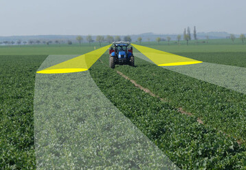 Optisches Messsystem: Montiert auf dem Dach des Trgerfahrzeuges scannt der YARA N‑Sensor whrend der berfahrt den Pflanzenbestand. 
