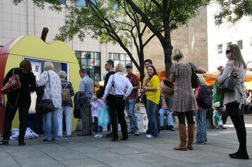 Erfolgreiche Werbung fr heimisches Kernobst mit dem Apfel-o-Mat in Mainz, Dortmund und Dresden. 
