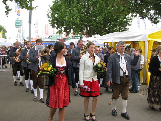 Einmarsch der Bauernkapelle Allgu-Oberschwaben
